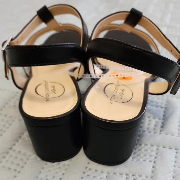 Life Stride Black Strappy Sandals - Picture 3 of 9